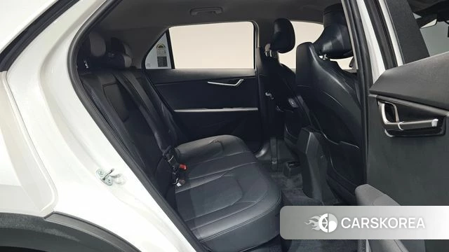 Kia Di Ol Nu Niro 2025 Белый из Кореи, фото 2