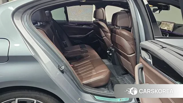 BMW 5 Series (G30) 2023 Серый из Кореи, фото 2