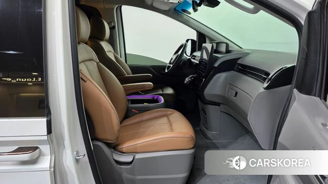 Hyundai Staria 2024 Белый из Кореи, фото 2
