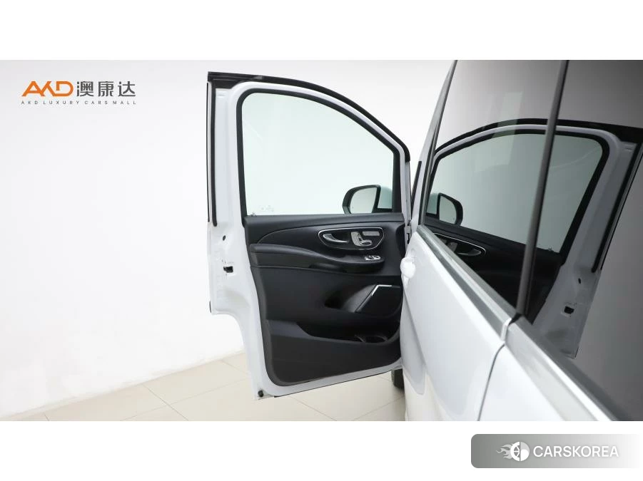 Mercedes-Benz V-class 2022 Белый из Китая, фото 2