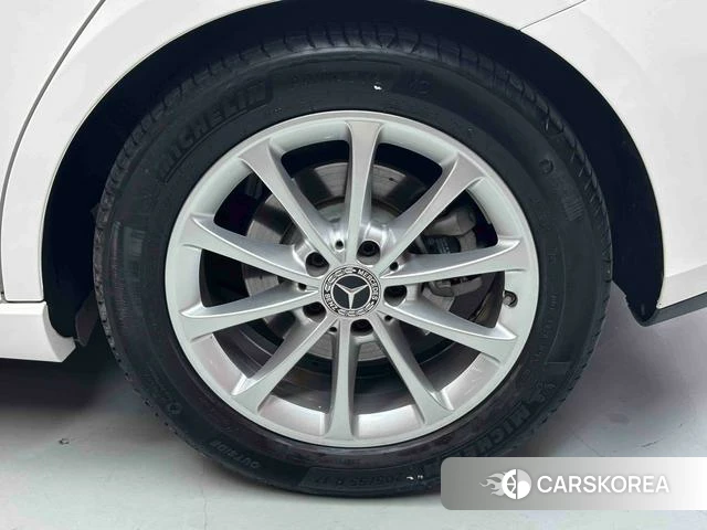 Mercedes-Benz Class B 2023 Белый из Китая, фото 2