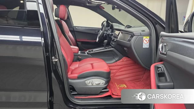 Porsche Macan 2024 Черный из Кореи, фото 2