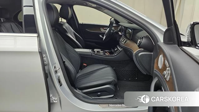Mercedes-Benz E-Class W213 2020 Серебряный из Кореи, фото 2