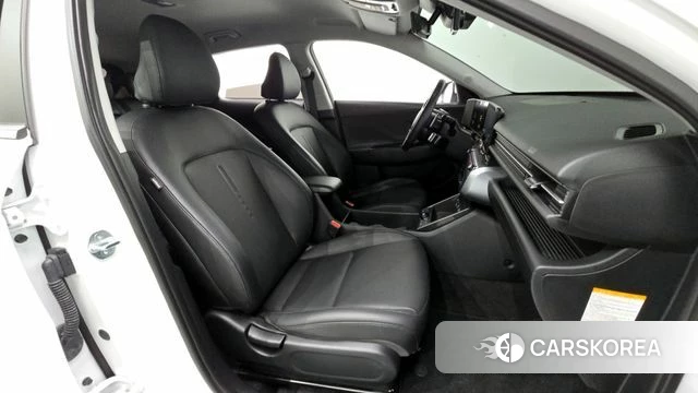 Hyundai Kona Hybrid (SX2) 2023 Белый из Кореи, фото 2