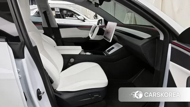 Tesla Model Y 2025 Белый из Кореи, фото 2