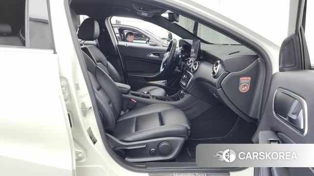 Mercedes-Benz A-Class W176 2018 Белый из Кореи, фото 2