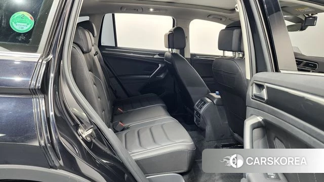 Volkswagen Tiguan second Generation 2023 Черный из Кореи, фото 2