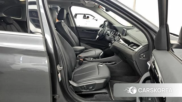BMW X1 (F48) 2022 Серый из Кореи, фото 2
