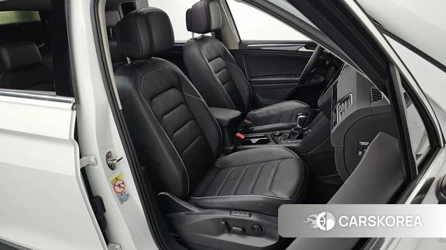 Volkswagen Tiguan second Generation 2021 Белый из Кореи, фото 2
