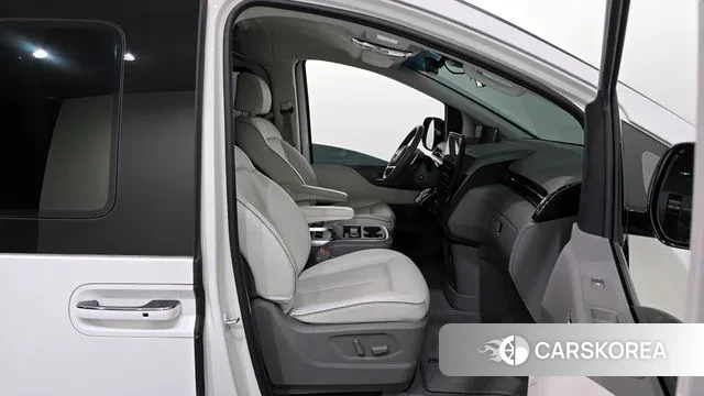 Hyundai Staria 2024 Белый из Кореи, фото 2