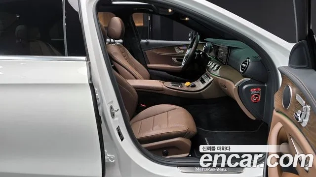 Mercedes-Benz E-Class W213 2021 Белый из Кореи, фото 2