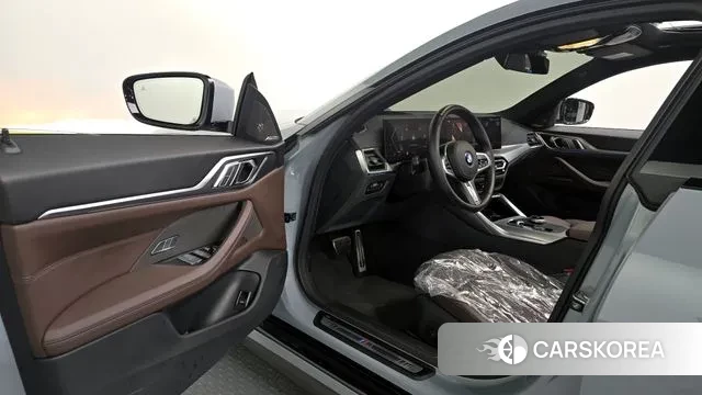 BMW 4 Series (G22) 2024 Небесно-голубой из Кореи, фото 2