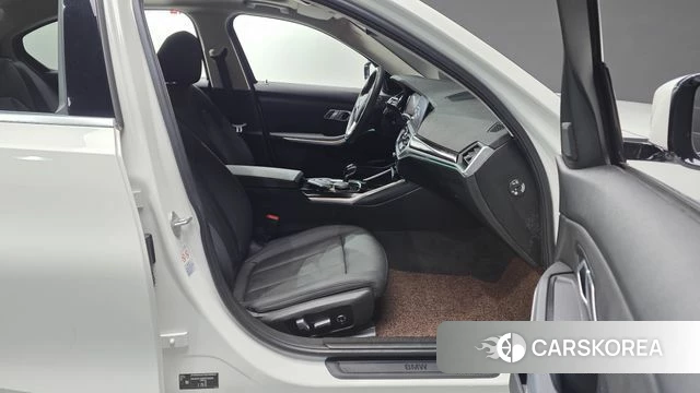 BMW 3 Series (G20) 2021 Белый из Кореи, фото 2