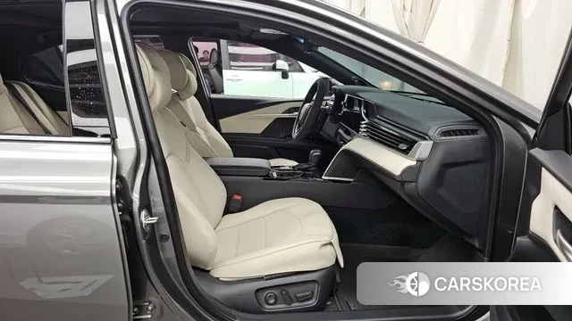 Toyota Camry (XV80) 2025 Серый из Кореи, фото 2