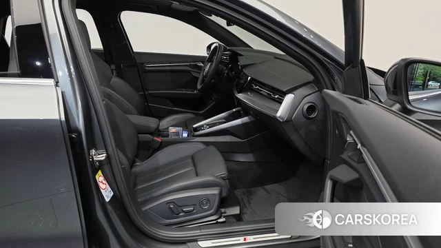 Audi A3 (8Y) 2023 Серый из Кореи, фото 2