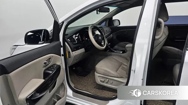 Kia The New Carnival 2019 Белый из Кореи, фото 2
