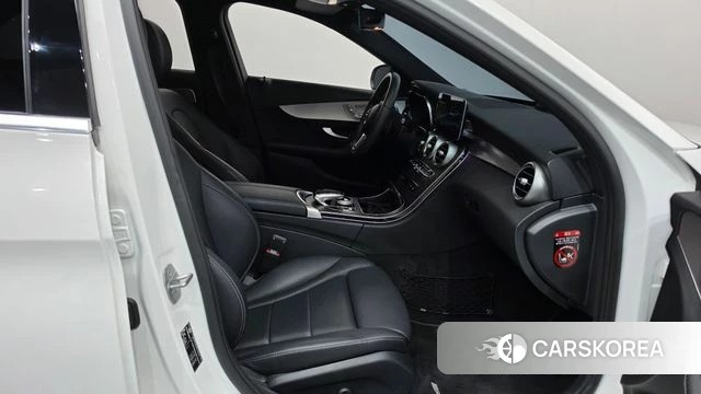 Mercedes-Benz C-Class W205 2021 Белый из Кореи, фото 2
