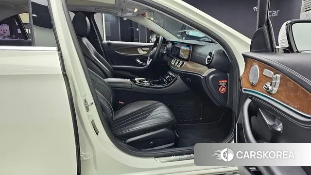 Mercedes-Benz E-Class W213 2019 Белый из Кореи, фото 2