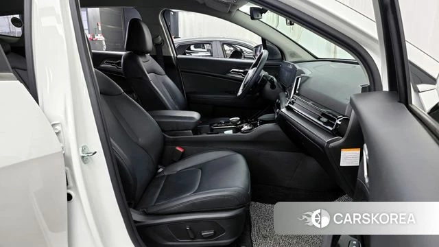 Kia Sportage 5th Generation Hybrid 2023 Белый из Кореи, фото 2