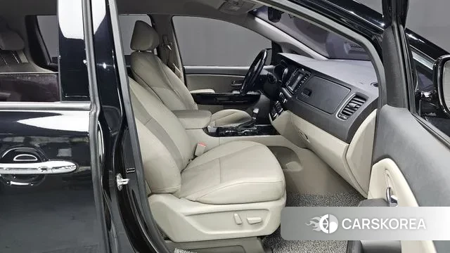 Kia The New Carnival 2018 Черный из Кореи, фото 2