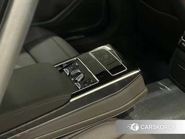 Audi A8 2025 Черный из Китая, фото 2
