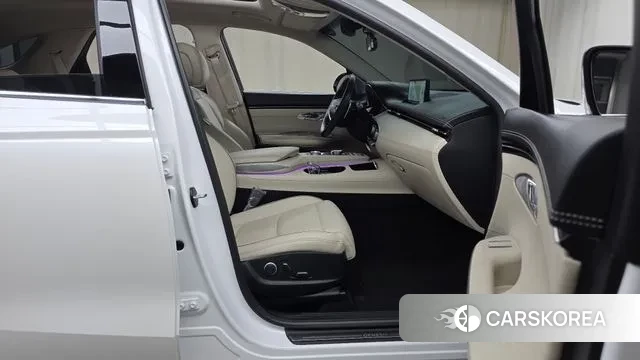 Genesis GV70 2021 Белый из Кореи, фото 2