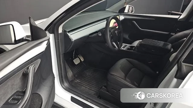 Tesla Model Y 2024 Белый из Кореи, фото 2