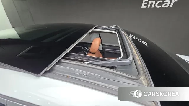 Audi Q3 (F3) 2022 Белый из Кореи, фото 2