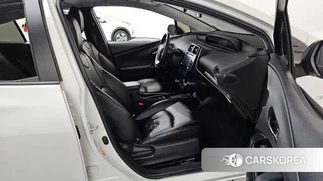 Toyota Prius 4th Generation 2019 Белый из Кореи, фото 2