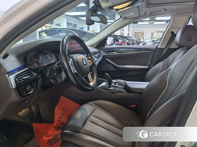BMW 5 series 2021 Белый из Китая, фото 2