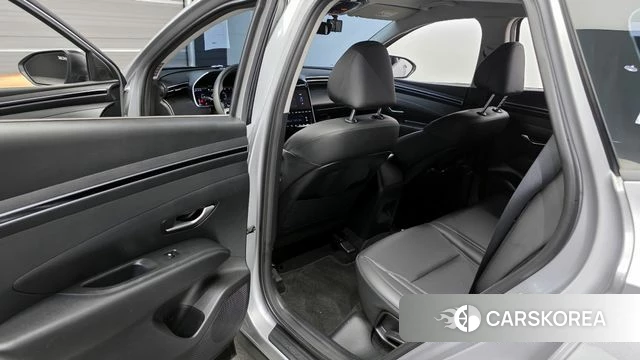 Hyundai Tucson (NX4) 2023 Серебряный из Кореи, фото 2