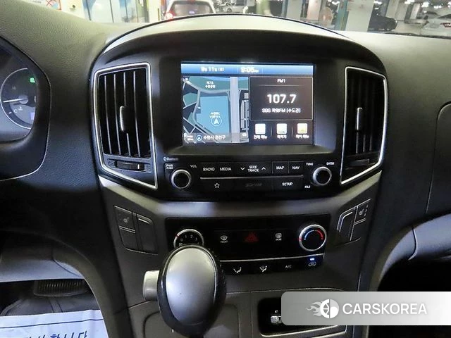 Hyundai The New Grand Starex 2018 Серебристо-серый из Кореи, фото 2