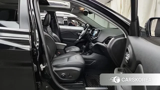 Jeep Cherokee (KL) 2021 Черный из Кореи, фото 2