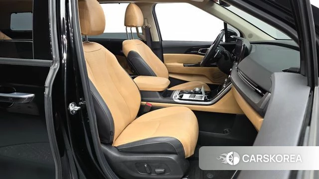 Kia Carnival 4th generation 2023 Черный из Кореи, фото 2