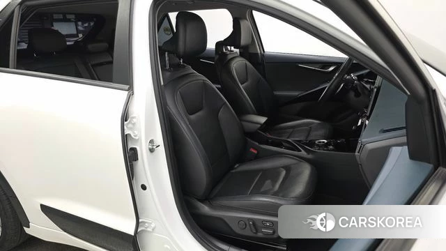 Kia Di Ol Nu Niro 2022 Белый из Кореи, фото 2