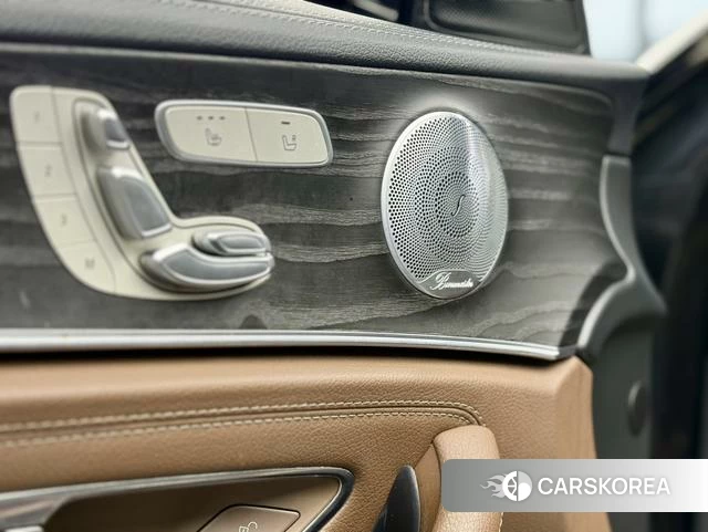 Mercedes-Benz E-class 2019 Черный из Китая, фото 2