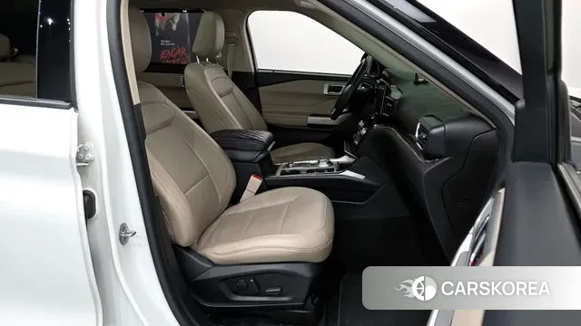 Ford Explorer 6th Generation 2021 Белый из Кореи, фото 2