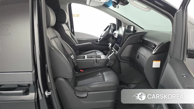 Hyundai Staria 2024 Черный из Кореи, фото 2