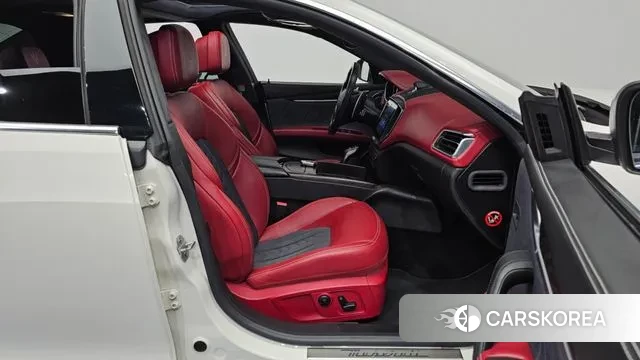 Maserati Ghibli 2019 Белый из Кореи, фото 2