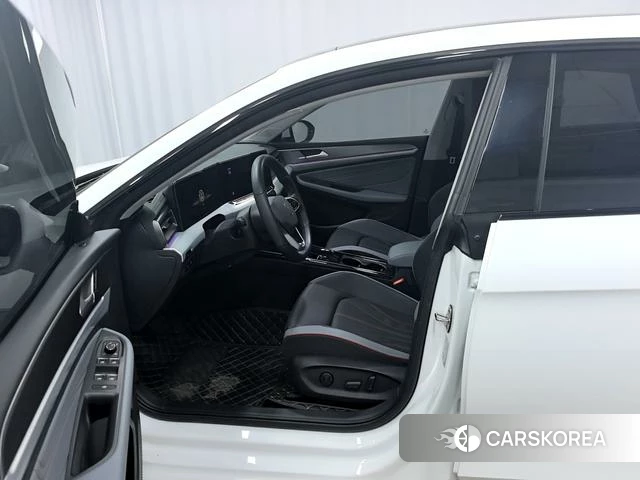 Volkswagen Lingdu 2024 Белый из Китая, фото 2