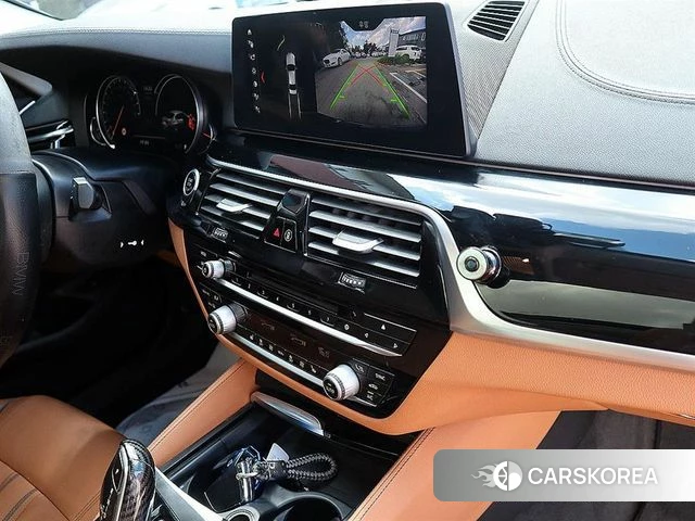 BMW 5 Series (G30) 2018 Черный из Кореи, фото 2