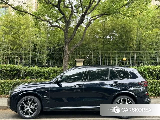 BMW X5 2024 Черный из Китая, фото 2