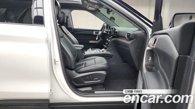 Ford Explorer 6th Generation 2022 Белый из Кореи, фото 2