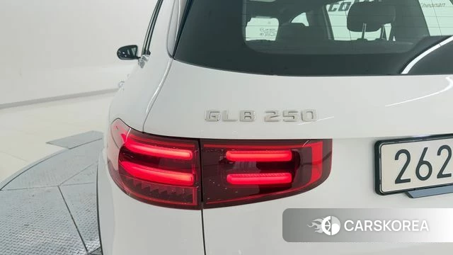 Mercedes-Benz GLB-Class X247 2025 Белый из Кореи, фото 2
