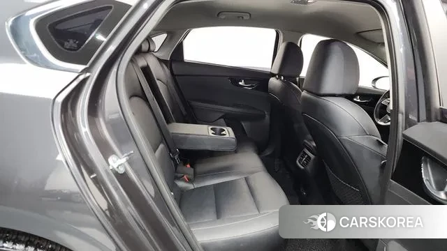 Kia The New K3 2nd generation 2022 Серый из Кореи, фото 2