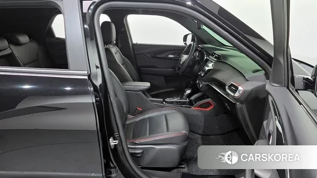 Chevrolet (GM Daewoo) Trailblazer 2023 Черный из Кореи, фото 2