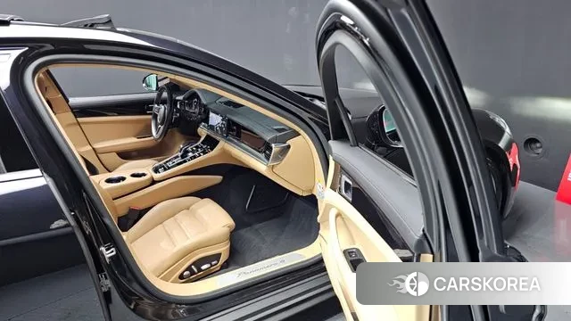 Porsche Panamera (971) 2018 Черный из Кореи, фото 2