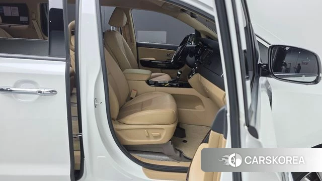 Kia The New Carnival 2019 Белый из Кореи, фото 2