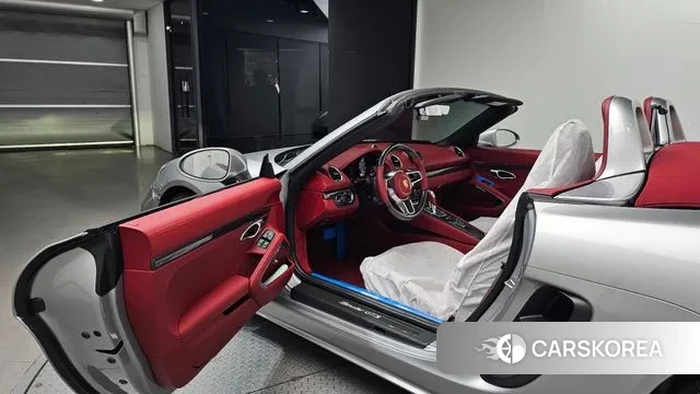 Porsche 718 Boxster 2023 Серебристо-серый из Кореи, фото 2