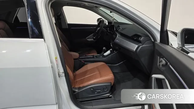 Audi Q3 (F3) 2020 Белый из Кореи, фото 2